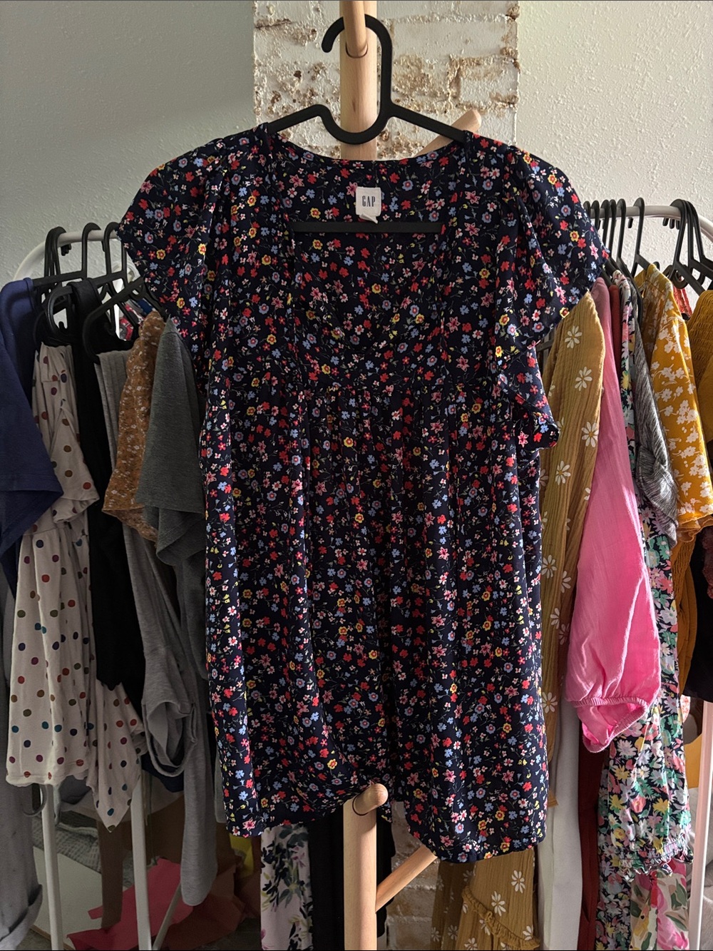 GAP Navy Multi-Color Petite Floral Ruffle Sleeve Blouse
